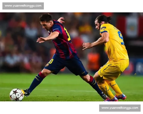 以三中卫为核心重塑现代足球攻守平衡体系探索与高位压迫与边翼卫联动